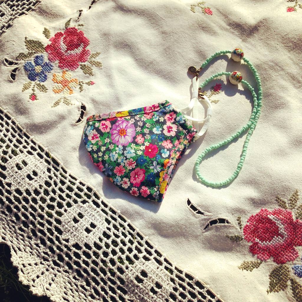 Dana Levy Retro Floral Charm Beaded Face Covering Chain - With Floral Meadow Face Covering